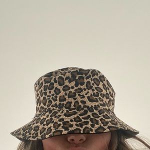 CHEETAH BUCKET HAT